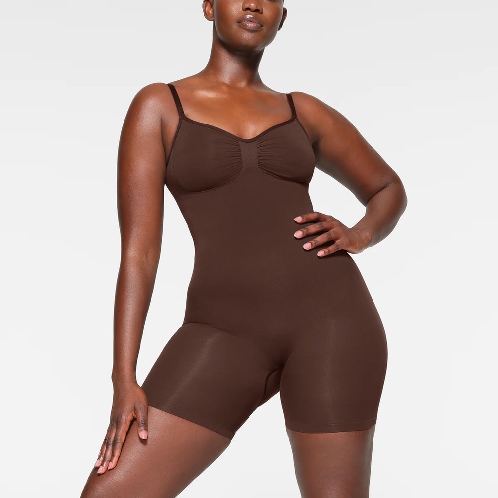 Skims Seamless Sculpt Mid Thigh Bodysuit in Espresso Brown NIB